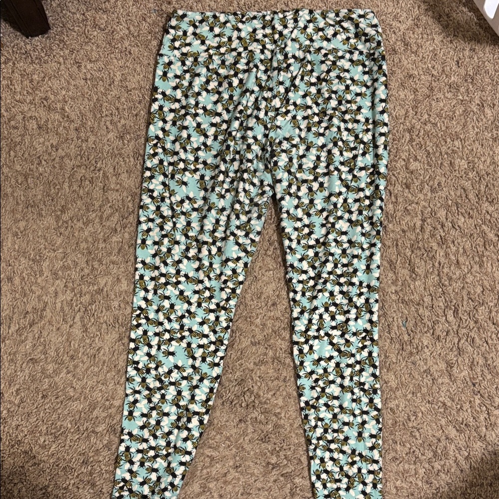 LuLaRoe Bee Patterned Leggings - Mint Green and White. Fits sizes 12-18